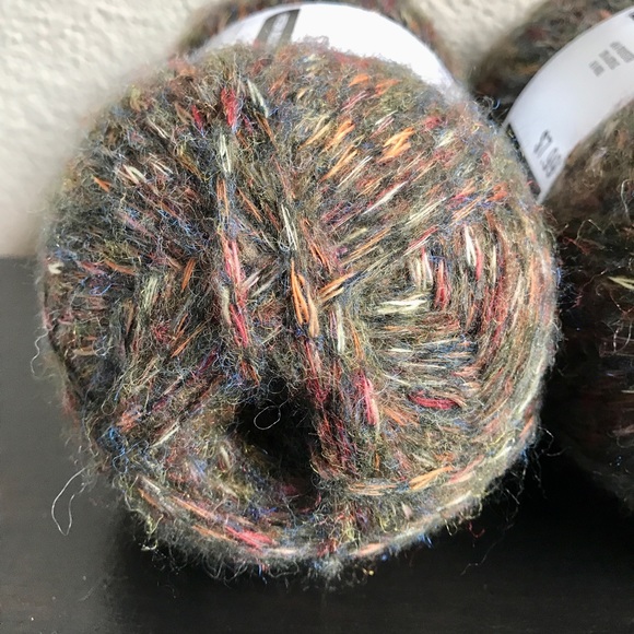 Loops & Threads Cozy Wool Tweed in Forest Green - Picture 3 of 8